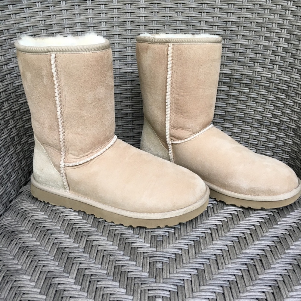 UGG Classic Short Boot in sand